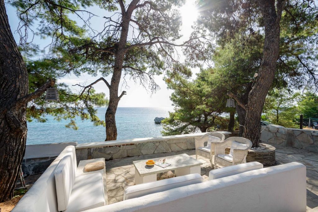 Mentor Rabbit Expertise Cateva dintre cele mai apreciate case de vacanta din Halkidiki, situate pe  plaja (sau la malul marii) - Grecia de Weekend