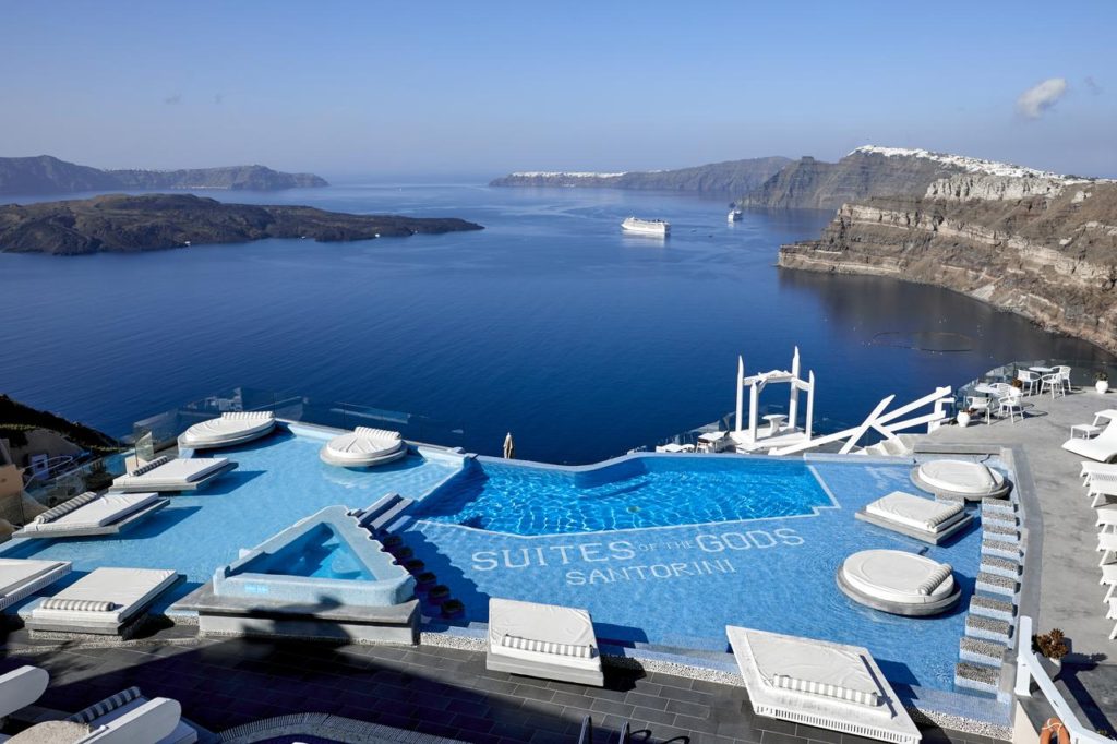 unde-ne-cazam-megalochori-santorini-0