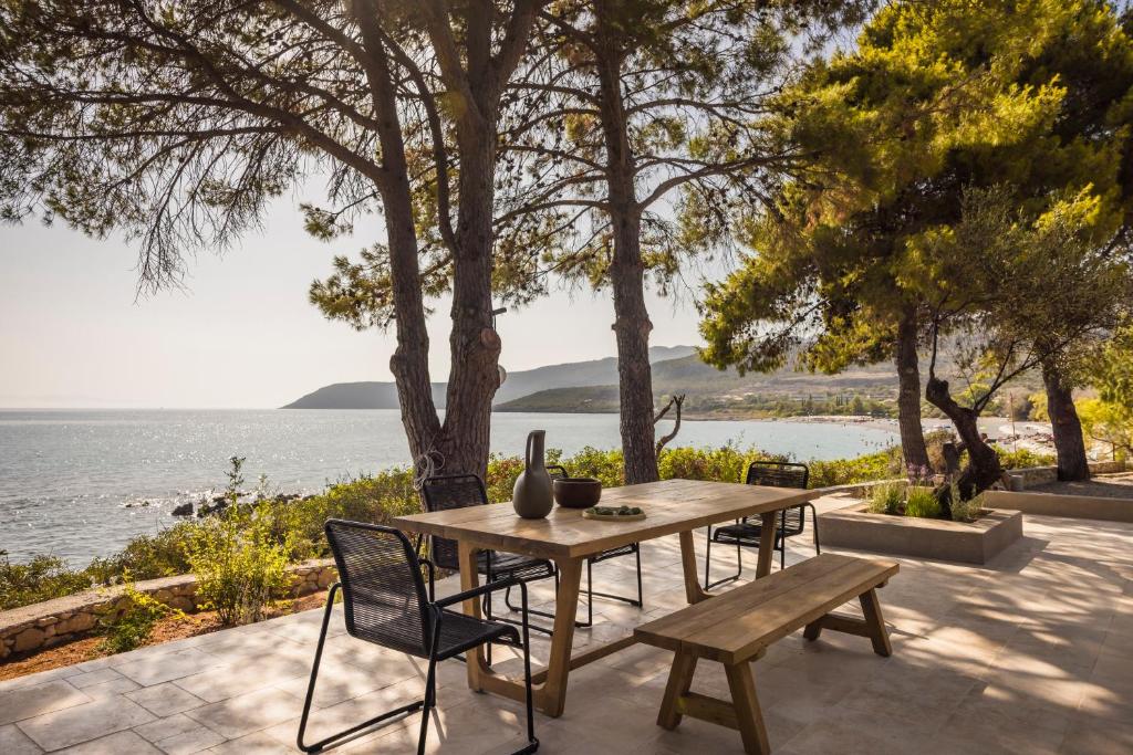 Home By The Sea holiday home with garden in Kardamyli, Mani